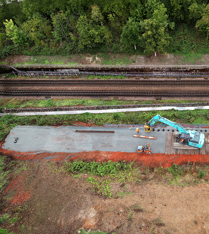 Chigwell Embankment - image 10